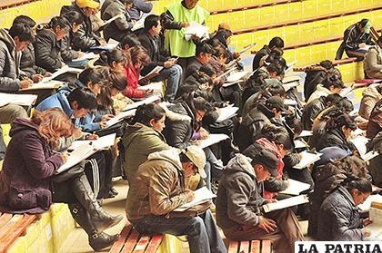 Los maestros darán el examen en el coliseo cerrado / archivo LA PATRIA