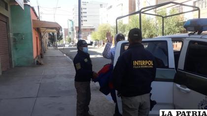 Jonathan dejó Oruro para regresar con su familia a Colombia /LA PATRIA