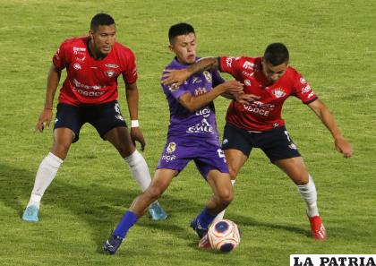 El “aviador” con el triunfo ante los potosinos se mete en la pelea /APG