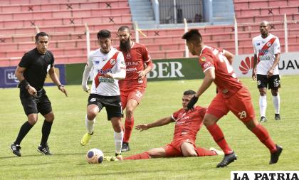 La acción del partido disputado en la Villa Imperial /APG