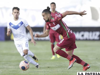 Freddy Abastoflor y Rodrigo Ramallo en la acción /APG