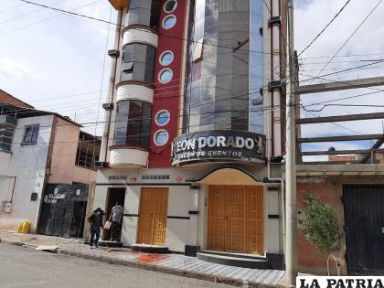 El trabajador cayó cuatro metros, mientras pintaba la fachada del domicilio /LA PATRIA