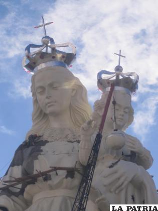 El monumento a la Virgen del Socavón, la escultura más importante de su carrera como artista