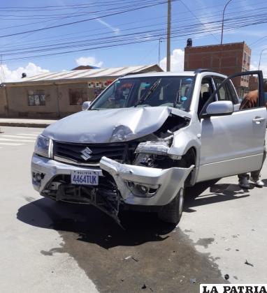 De esta manera quedó el motorizado tras el impacto /LA PATRIA