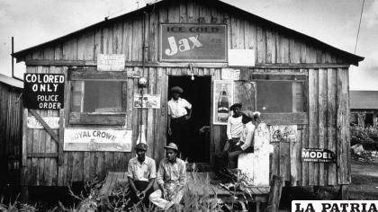 Una foto tomada en el estado de Florida en 1941, en plena era de segregación racial en Estados Unidos