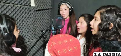 Niñas talentosas pusieron la voz para esta canción /LA PATRIA