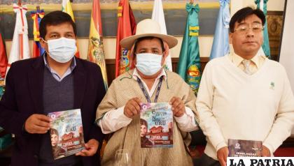 Gobernador Oczachoque, Felipe Mamani y Guido Quispe /Gad-Oru
