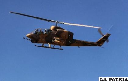 Helicóptero militar azerbaiyano durante unas maniobras tácticas /AFP