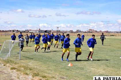 El primer plantel recién volverá a sus prácticas este miércoles por la mañana /LA PATRIA