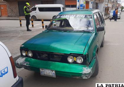 El vehículo con el que impactó el motociclista /LA PATRIA