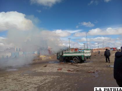 Un camión incendiado fue el saldo de los enfrentamientos /LA PATRIA