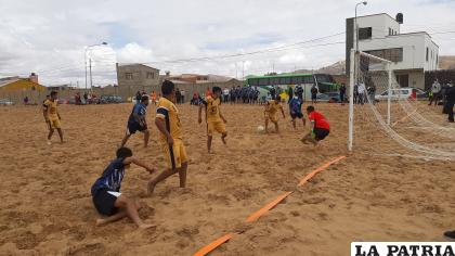 El fútbol playa va llegando a su conclusión /LA PATRIA