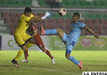 En la ida Royal Pari y Bolívar empataron 1-1 en Santa Cruz /APG