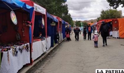El sector de la micro y pequeña empresa, además de artesanos buscan reactivar su sector /LA PATRIA 