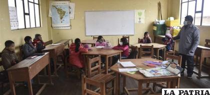 Bolivia se apresta al retorno a clases, podrían ser presenciales si acaso los menores de vacunan /Internet