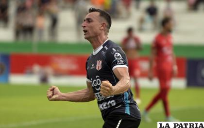 Martín Prost anotó el segundo de Independiente, terminó siendo el goleador del campeonato /APG
