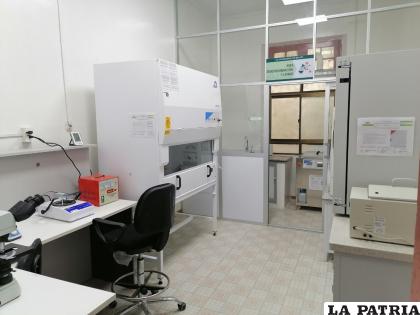 Laboratorio de microbiología del Hospital Materno Infantil /LA PATRIA