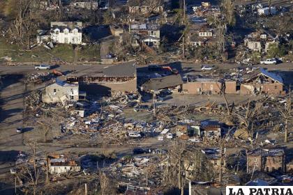 Destrucción causada por un tornado en Mayfield, Kentucky /AP Foto /Gerald Herbert
