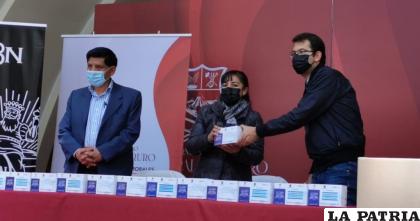 Los medicamentos fueron donados para la entrega a la población /LA PATRIA