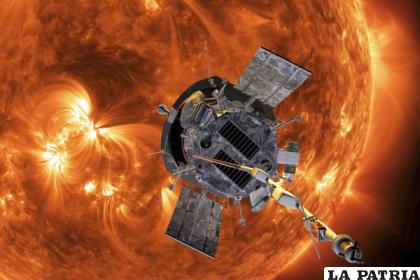 Esta imagen facilitada por la NASA muestra una representación artística de la sonda solar Parker acercándose al Sol /Steve Gribben /Johns Hopkins APL /NASA vía AP