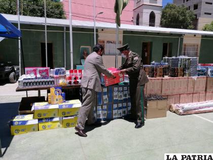 Entrega de implementos a la Policía /LA PATRIA
