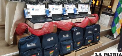 Cada computadora tiene un costo de 4.236 bolivianos /LA PATRIA