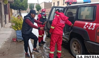 El herido fue socorrido por Bomberos /Comando de la Policía de Oruro