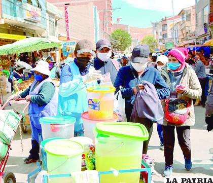 Comercio informal se apodera de las calles
