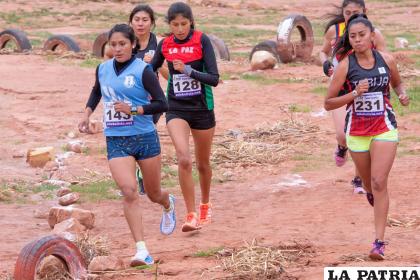 Carla Rosales de Oruro ganadora en 10 kilómetros /Walter Challapa