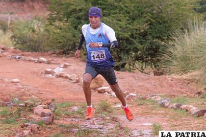 David Ninavia ganador en la U-20 en los 8 kilómetros /Walter Challapa