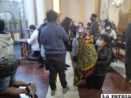 Danzarines renuevan su fe y devoción ante la Mamita /LA PATRIA