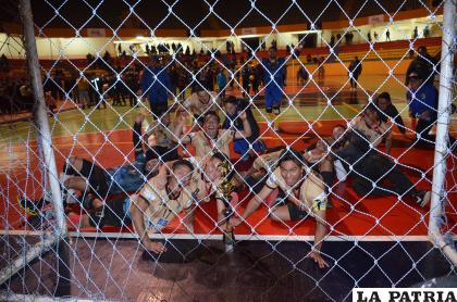 La celebración del título de la Dimafusa en el Palacio de los Deportes fue paceña /LA PATRIA