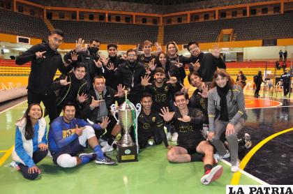 San Martín, siete veces siendo el mejor del voleibol boliviano /LA PATRIA