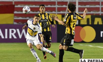 The Strongest empezó jugando contra Boca en La Paz, pero no pudo ganar, menos pasar la fase de grupos /APG