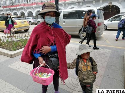 Madre desea comprarles juguetes a sus hijos /LA PATRIA