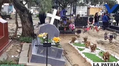 Las tumbas del sector Covid-19 del cementerio de Punata inundadas y hundidas /Valle Alto Noticias
