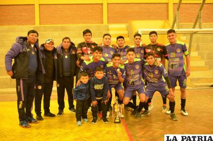 Agua Santa el mejor equipo del salonismo juvenil /LA PATRIA