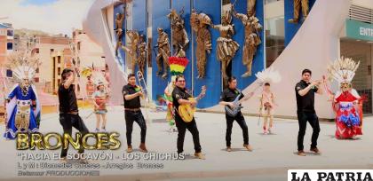 Captura de pantalla del video clip  /rrss
