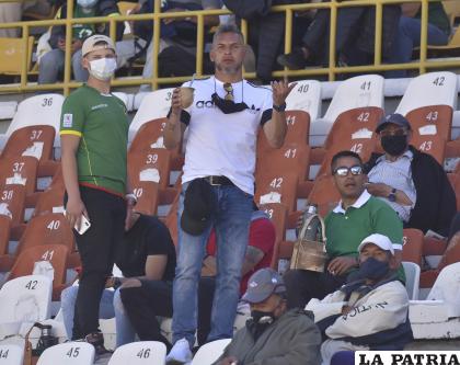El público boliviano se entusiasma en que la Selección Boliviana pueda lograr el objetivo de llegar a Catar /APG