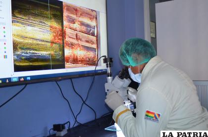 Durante la identificación balística en el laboratorio /la patria