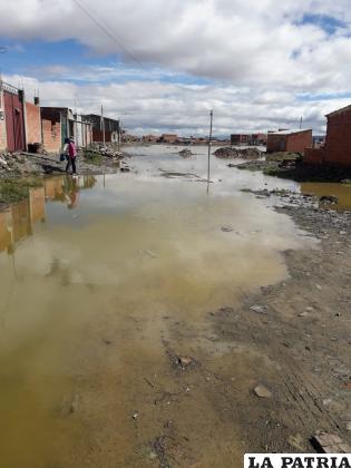 Vecinos denuncian el remojo de sus casas /D4