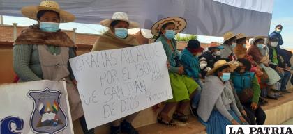 No todos los padres o tutores alcanzaron a cobrar el bono /LA PATRIA