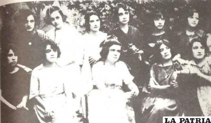 El grupo Feminiflor /Archivos