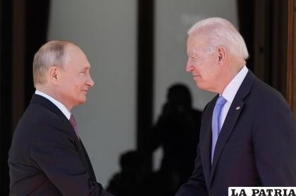 El presidente Joe Biden y el presidente ruso Vladimir Putin /AP Foto/Patrick Semansky, Archivo
