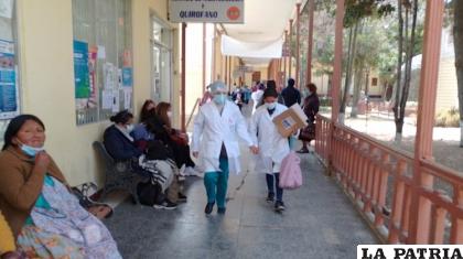 Médicos y pacientes en el hospital de Clínicas /ANF