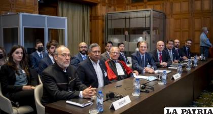 La delegación boliviana ayer durante el fallo de las aguas del Silala /ANF