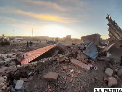 Viviendas construidas en áreas verdes fueron demolidas /LA PATRIA