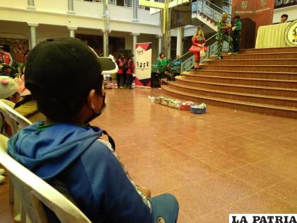 Gador agasajó a niños, niñas y adolescentes trabajadores / LA PATRIA
