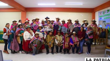 Taller de capacitación con autoridades mama th??allas de Salinas /TEDO
