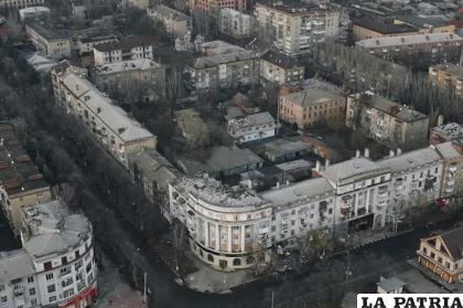 Vista aérea de Bakhmut, el escenario de las batallas más intensas del ejército ruso /AP Foto /LIBKOS